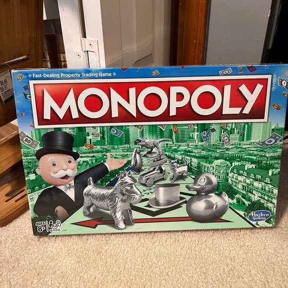 Other - Hasbro Monopoly C1009 Classic Board Game